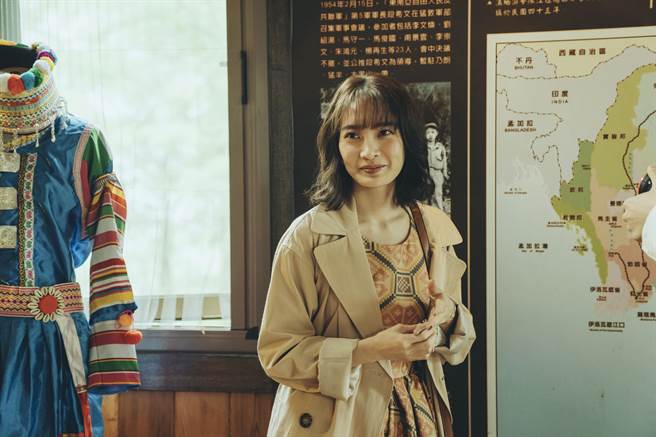 李亦捷得意被说有旺夫运。（瀚草影视提供）