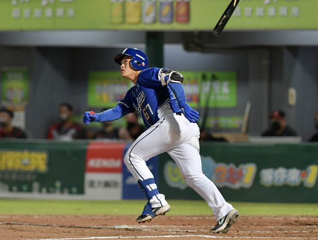 富邦悍将辛元旭。（富邦悍将提供）