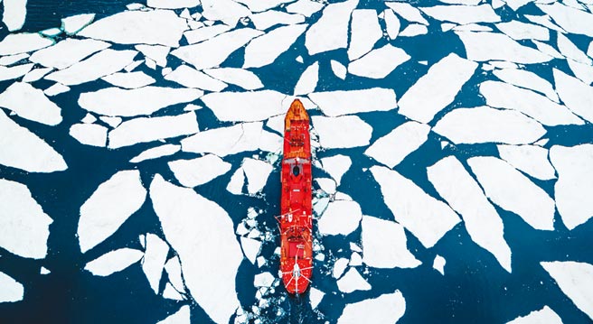 Gazprom探勘船于北极海