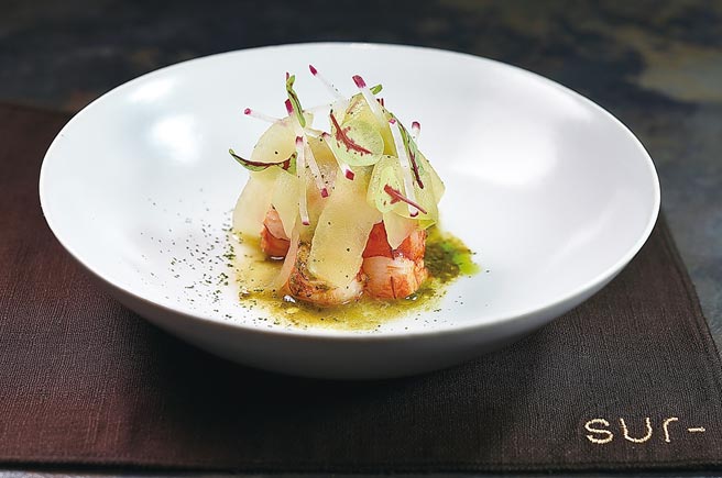 〈红虾／瓜／夏季香草／咸奶酱〉  图／姚舜