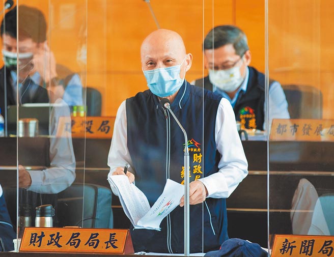 财政局长罗仙法指出，中市可举债空间由107年底88亿元增加为372亿元，财政状况逐步改善中。（陈世宗摄）