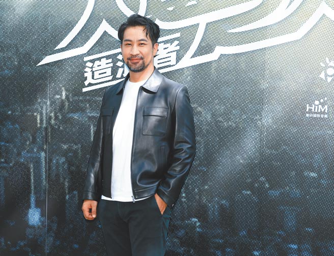 黄健玮昨帅气出席记者会。（粘耿豪摄）