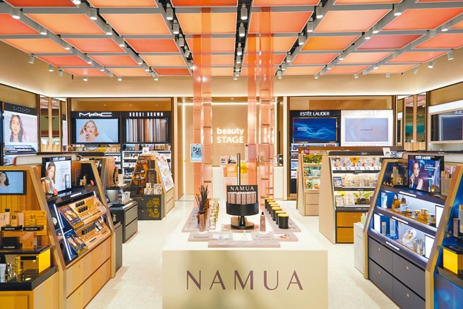 beautySTAGE美丽台首度走出自家百货、前进新北市，进驻环球购物中心新北中和。（新光三越提供）