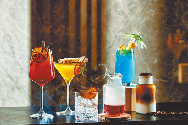 逸廊调酒师延伸推出「周间的7种态度」7杯个性风味特调。（台北新板希尔顿酒店提供）饮酒过量有害健康