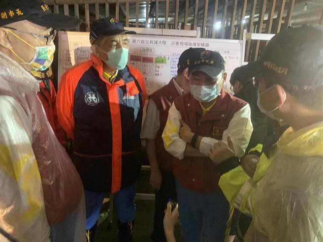 虎豹潭入夜雨勢加劇 侯友宜：漏夜搜救絕不放棄。（王揚傑攝）