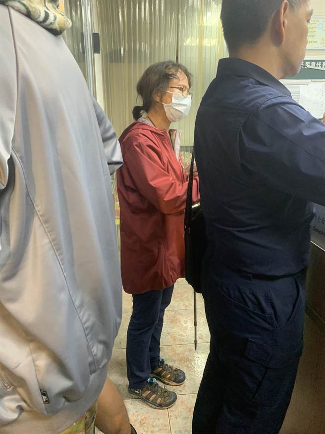 虎豹潭6人落水失踪 带团苏老师：出团前没想天气会这么糟。（王扬杰摄）