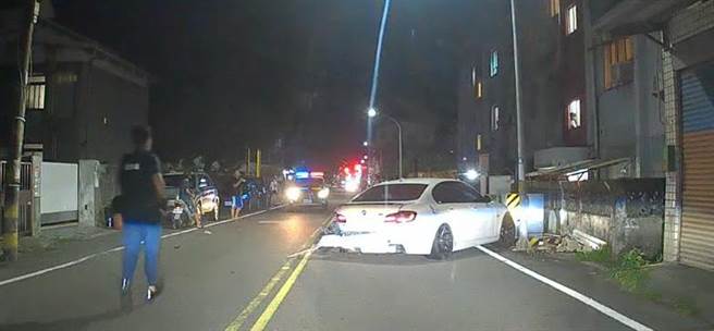 台東27歲康姓男子家暴企圖引爆瓦斯罐不成後，竟酒駕連撞3車。（台東縣警局提供／蔡旻妤台東傳真）