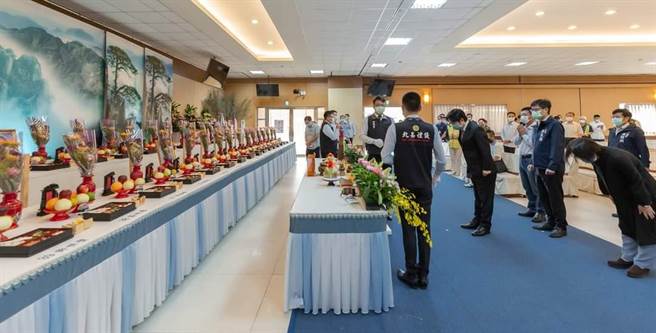 探視城中城大火傷患，賴清德：積極檢討改善法規和制度。（取自賴清德臉書）