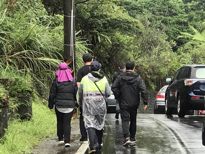 虎豹潭6人落水事件發生後隔天，找到2大2小冰冷遺體，其中一名9歲蔡姓女童不幸遇難，其母傷心欲絕哭喊：「她這麼可憐了不要驗」。（中時資料照）