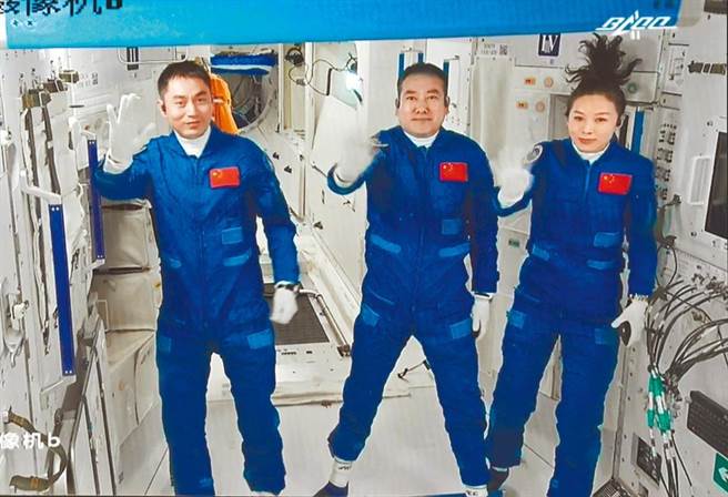 大陸神舟十三號3名太空人16日順利進駐天和核心艙。（新華社）