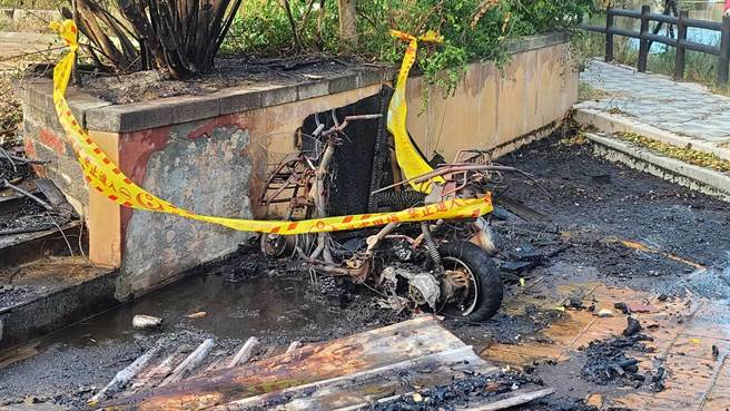 国立空中大学金门学习中心今天下午发生火烧车事故，所幸未酿成严重灾情。（民眾提供）