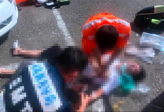 家属找到两人时，两人已昏迷在车子后座，经送医抢救，女学生不治，男老师插管治疗，但情况不乐观。（读者提供∕吕妍庭嘉义传真）