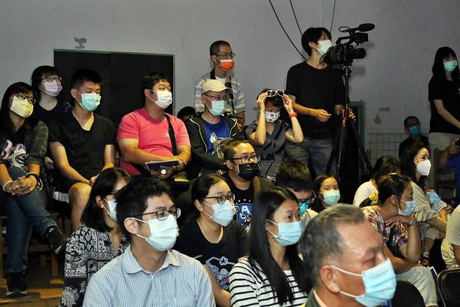 由嘉義市政府主辦、阮劇團承辦的「110年度新住民及二代培力暨多元文化宣導計畫」成果展演《築夢趣》，今在嘉義文創園區新嘉義座上演，吸引80位觀眾到場。（嘉義市政府提供∕呂妍庭嘉義傳真）