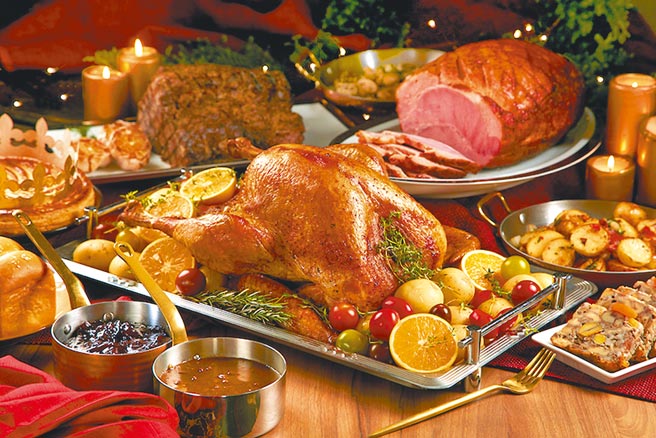 台北喜來登大飯店The Deli的「香烤火雞繽紛共享組」。（台北喜來登大飯店提供）