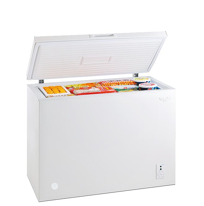 台灣惠而浦同步歡慶成立5周年，推出「滿五萬送豪禮」活動，明年2月15日前全系列產品消費滿5萬元，即可免費把冷凍冰櫃帶回家。（惠而浦提供）