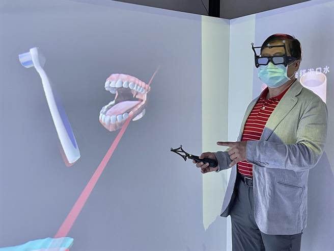 专家学者分享口腔清洁及训练技巧。（北医大提供）