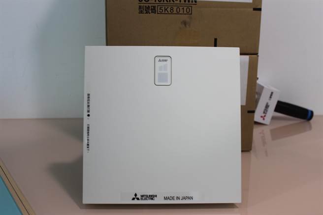 台灣三菱電機除捐贈100台空清循環扇，還幫忙免費安裝，目前新北9所幼兒園皆已安裝完畢。（陳慰慈攝）