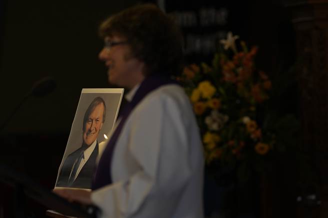 國會議員顏敏時（David Amess）遇刺身亡命案，是5年多來發生的第2起國會議員遭遇不測。(圖/美聯社)  