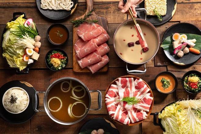 肉多多火鍋慶祝新門店開幕，連假兩個周四推出套餐買一送一優惠。（圖／肉多多火鍋提供）