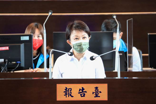 卢秀燕施政报告中指出，2022年是台中建设起飞年，台中三大领航建设将逐步完善；好的政策市府会继续做，逐步让台中成为一个更友善、宜居的理想城市。（陈世宗摄）