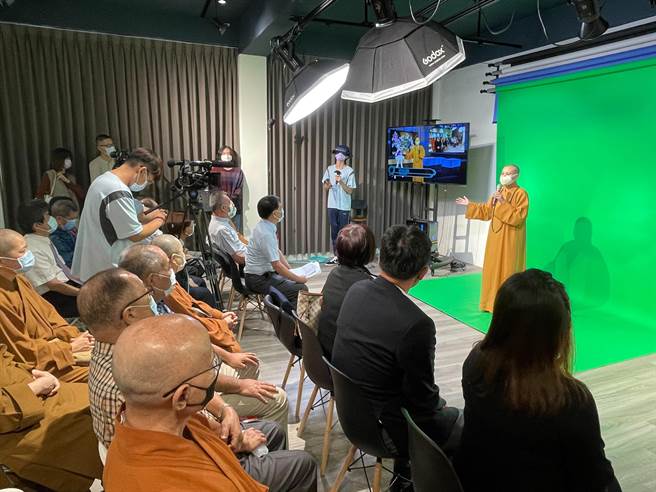 新北市智光商工斥资逾500万元打造「数位内容直播室」与「延伸实境美术研究室」。（叶书宏摄）