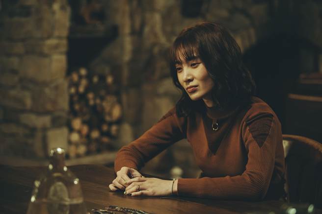 李亦捷在《2049》与老公感情失和。（瀚草影视提供）