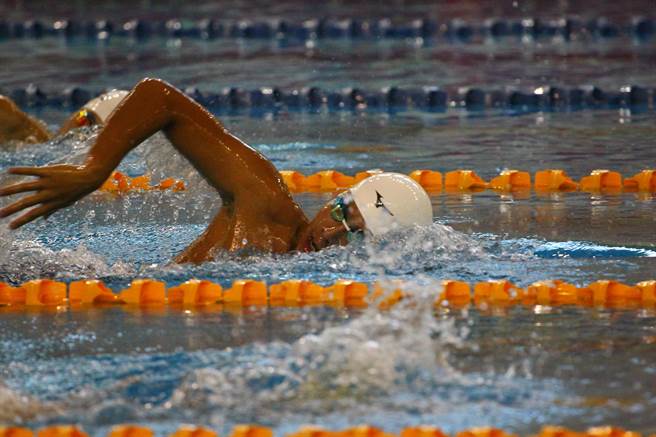 2021全国运游泳东奥国手王星皓在男子组400公尺混合式勇夺金牌，并在男子组800公尺自由式获得铜牌。（台中市府提供／卢金足台中传真）