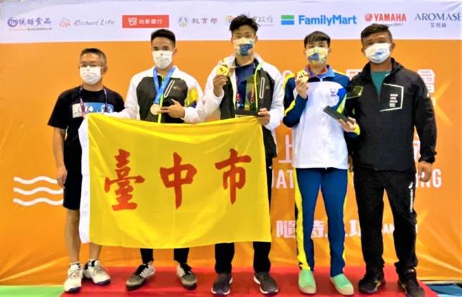 全国运游泳台中代表队再夺2金2银2铜。（台中市府提供／卢金足台中传真）