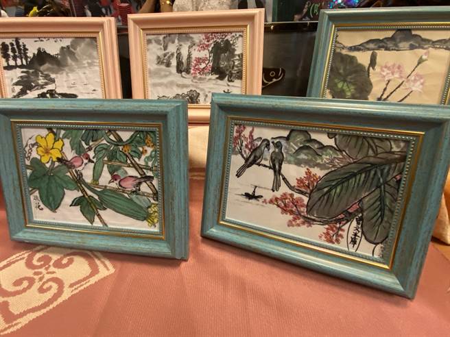 大埔樂齡中心國畫班阿嬤畫水墨，紀錄大埔風情。（廖素慧攝）