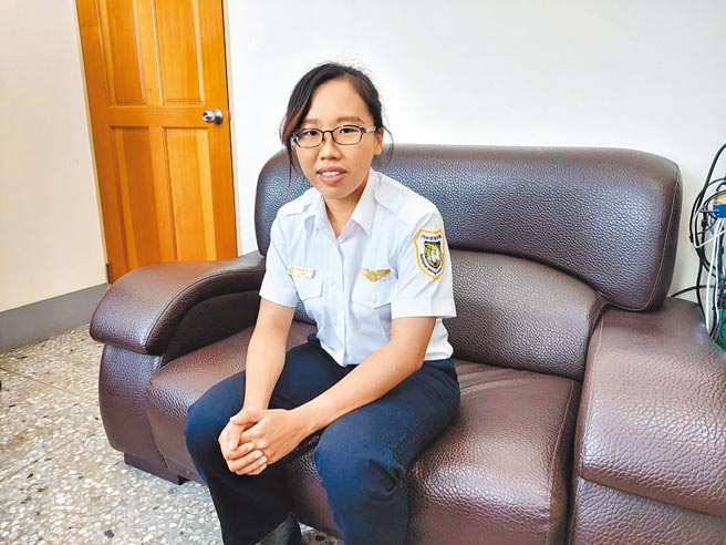 移民署彰化专勤队新住民二代移民官潘琳燕。（谢琼云摄）