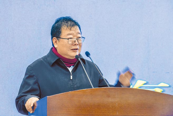 大陸海協會副會長孫亞夫16日在「兩岸關係天府論壇」發表演講。（中新社）