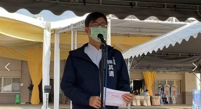 城中城大火燒出高雄三不管地帶，陳其邁當過高雄市區域立委、也曾當過代理市長，對高雄市政非門外漢，民進黨在此執政30年，於今能無愧色？（石秀華攝）