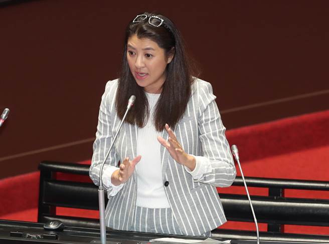 國民黨立委許淑華在南投縣地方民調勝出，依照國民黨競爭者間的共識，2022將代表國民黨參選南投縣長。（資料照，鄭任南攝）