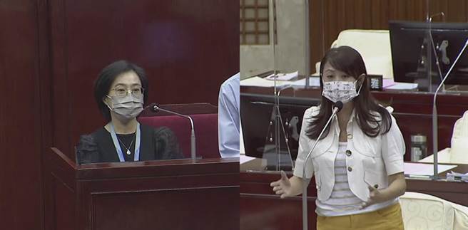 北市议员许淑华（右）19日质疑，北市府说喊冻结虎豹潭主办方负责人帐户，迄今毫无动作。（摘自北市议会直播／张颖齐台北传真）