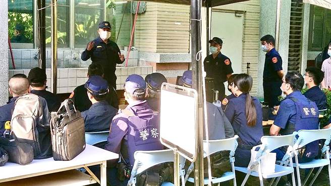 陳柏惟罷免投票日在即，台中市警局霧峰分局，19日於位於大里的財政部印刷廠舉行勤前教育，以求落實罷免票印製、運送、分發、保管等安全維護。（霧峰分局／黃國峰台中傳真）