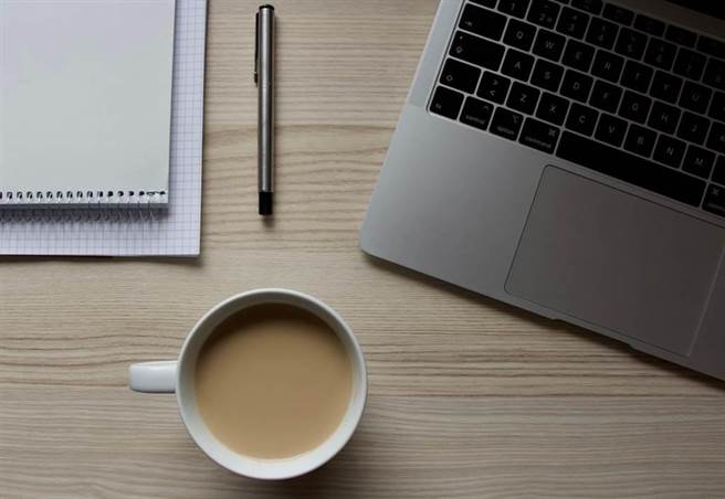 笔电需求强 投审会核准通过友达等企业对陆投资309.4亿。(示意图/shutterstock)