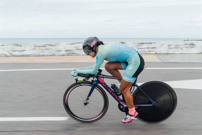 黄亭茵在自由车女子计时公路赛夺下本届全运会第3金。(美利达提供)