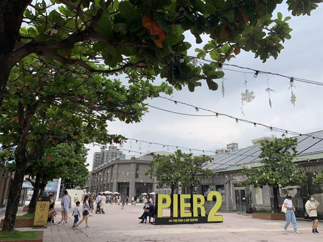 「高雄购艺思」艺文消费加码高雄券，图为驳二艺术特区为高雄水岸最具特色的文创基地。（高市文化局提供）