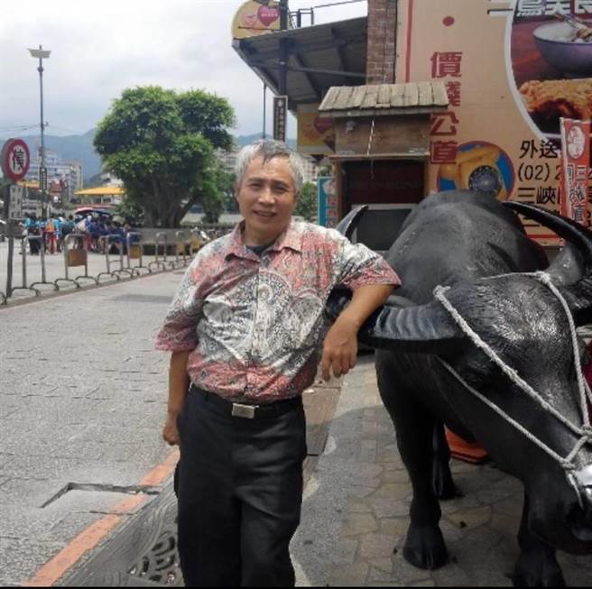 第6届「金门文化奖」3位得主出炉，得奖人之一的版画大师黄世团。（金门县文化局提供）