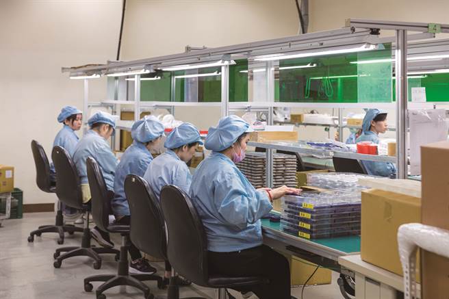 血糖仪产线。（图／IN新竹提供）