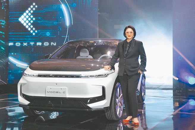 裕隆集团执行长严陈莉莲宣布，旗下纳智捷将是鸿华先进电动车平台的第一个客户，首款车将是2023年量产的Model C电动休旅车。（业者提供）