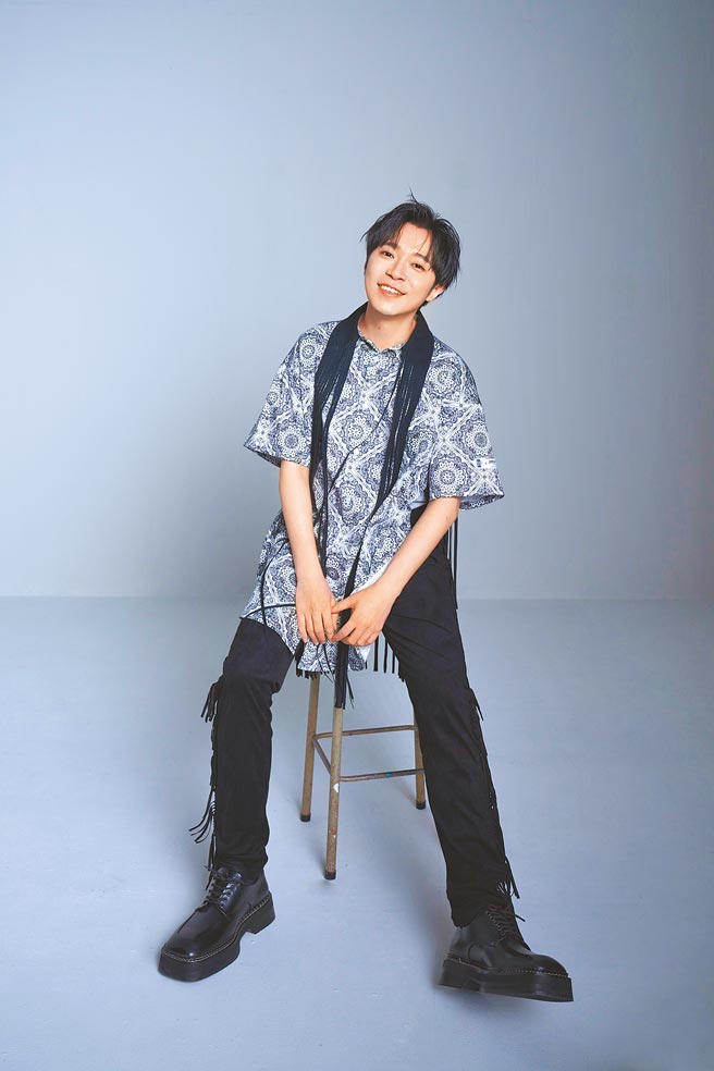 吴青峰今年二度受邀为双11活动开唱。（PChome提供）