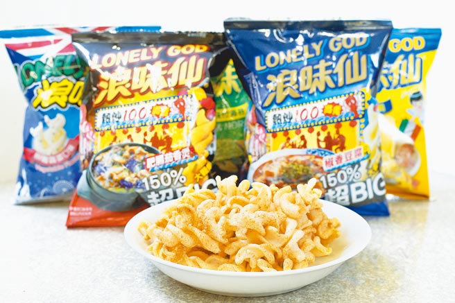 4.浪味仙口味多变，过去曾推出热炒口味。（粘耿豪摄）
