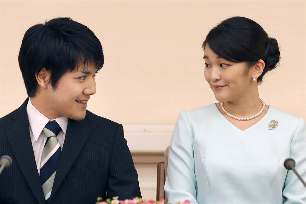 日本真子公主（右）与她的未婚夫小室圭，两人预计在本月26日登记结婚。（图／美联社）(photo:ChinaTimes)