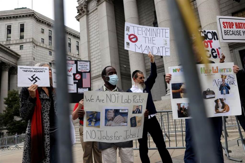 美国民众抗议强制疫苗接种政策。（图／路透社）(photo:ChinaTimes)