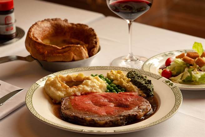 BELLAVITA劳瑞斯餐厅-台北薄切牛肋排5oz，2190元。（BELLAVITA提供）