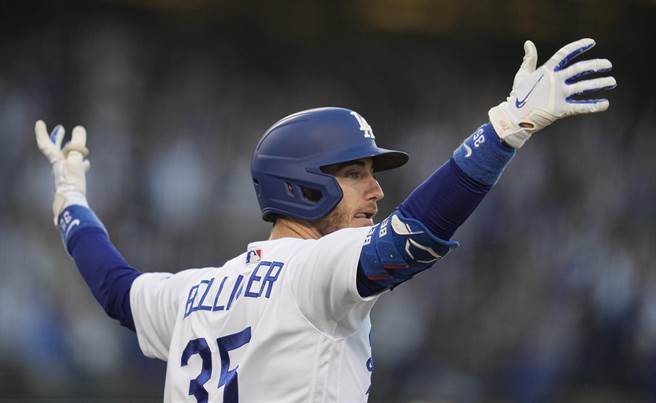 贝林杰挥出关键3分炮(美联社)