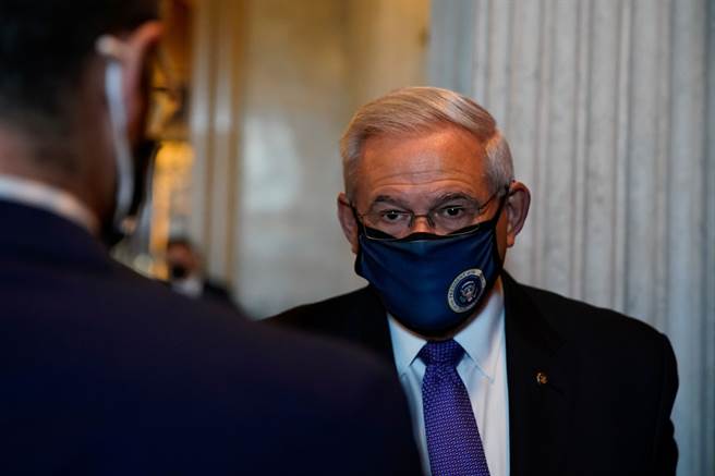 參議院外委會主席梅南德茲（Bob Menendez）在會中表示，這是一部重要法案，為美方採取強硬措施對抗中國在南海、東海的侵略性作為背書。 (圖/路透社) 