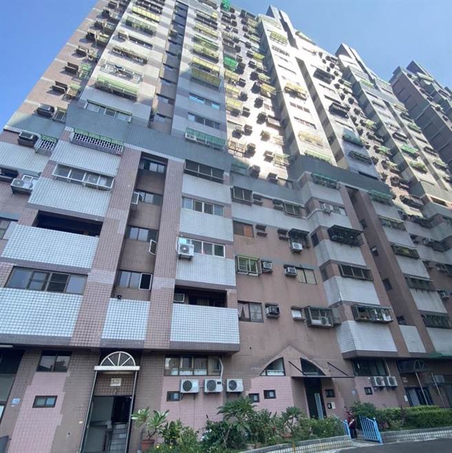 楠梓一处民宅20日发生民眾轻生。（翻摄照片／林瑞益高雄传真）