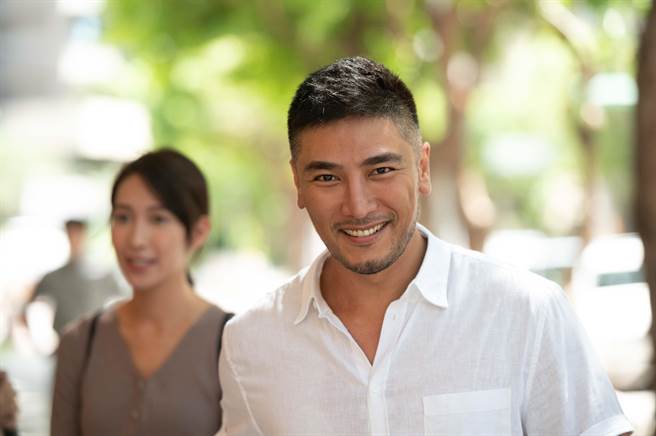 罗平剧中嗜赌成性，痞子样遭骂「不孝子」 。（TVBS提供） 